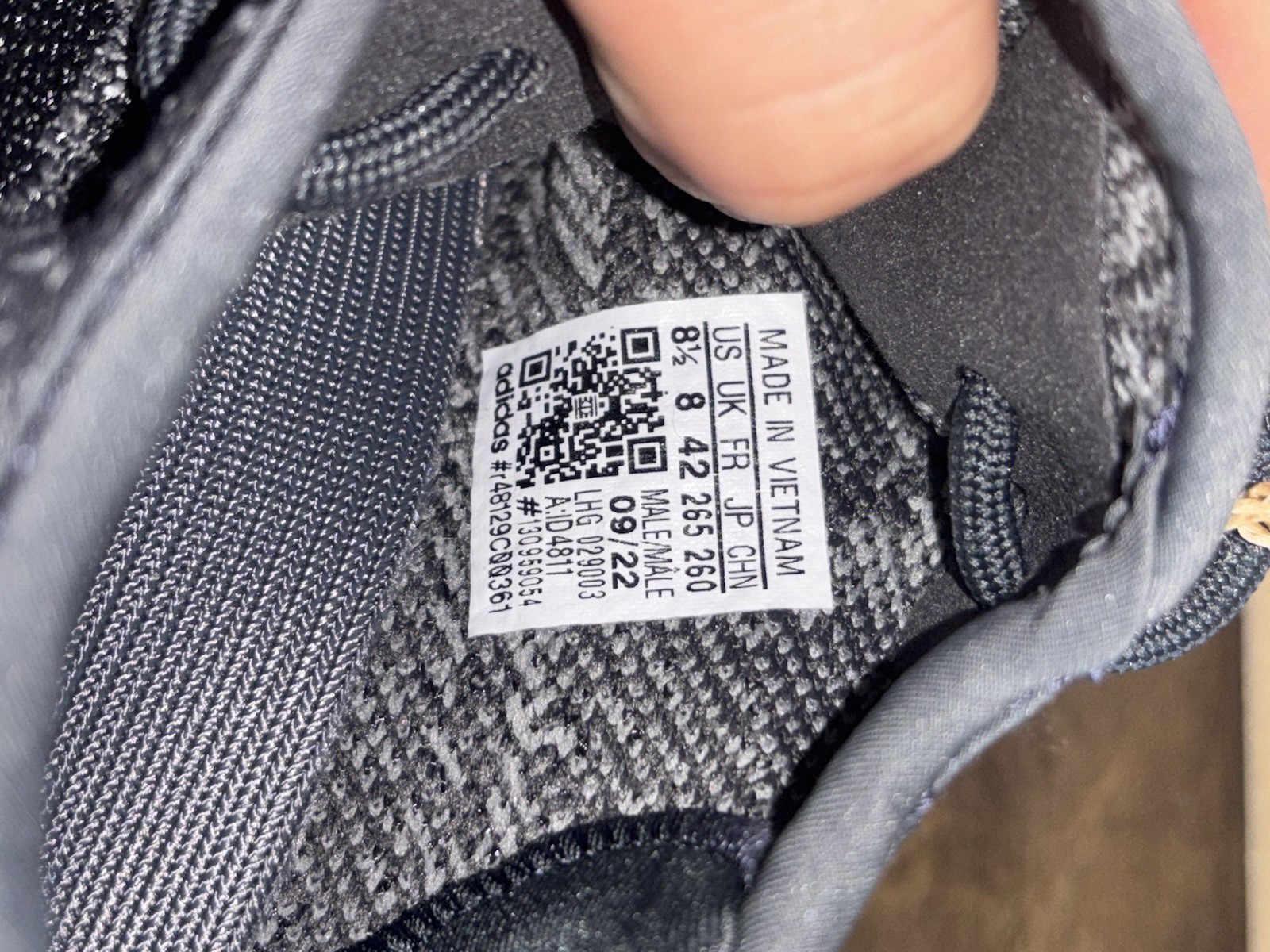 Size 8.5 - adidas Yeezy Boost 350 V2 Low MX Dark Salt thumbnail 7