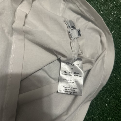 Camiseta De Colección Rara Neil Barrett Negra Gráfica M Una Tipo De Roja Hecha en Italia - Imagen 3 de 4