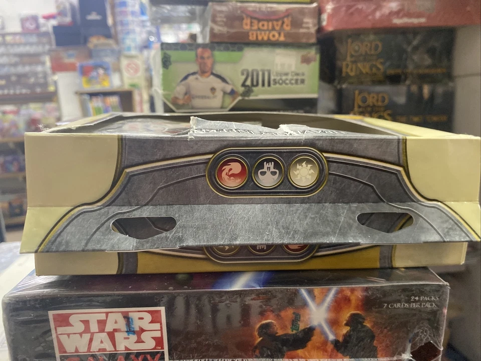 2011 Magic the Gathering Commander: Heavenly Inferno Deck box rip- Sealed - Image 3 of 4