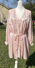VTG  2 pc set Val Mode Lingerie Pink polyester nighty Nightgown Robe floral S