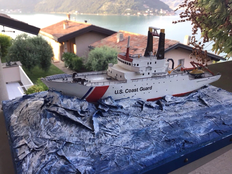 Diorama Nave Guardia Costiera USA con mare in tempesta scala 1/400 - Immagine 3 di 4