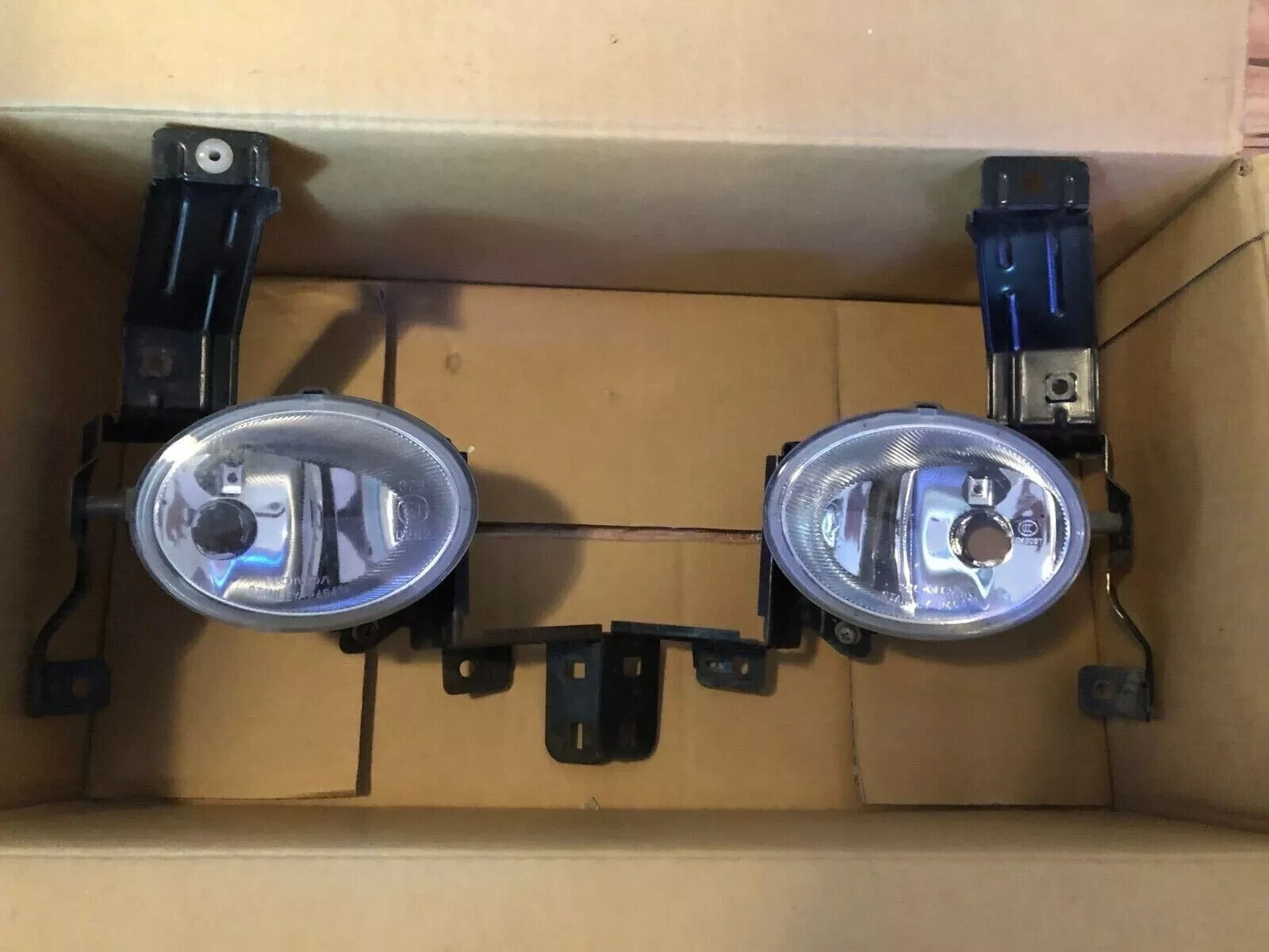 2005-2008 Acura RL OEM Fog Light Assembly Set with Brackets - Left & Right Pair