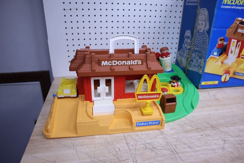 Nice Vintage Fisher-Price Little People McDONALDS 2552 1989 Restaurant & Box USA - Image 2 of 4