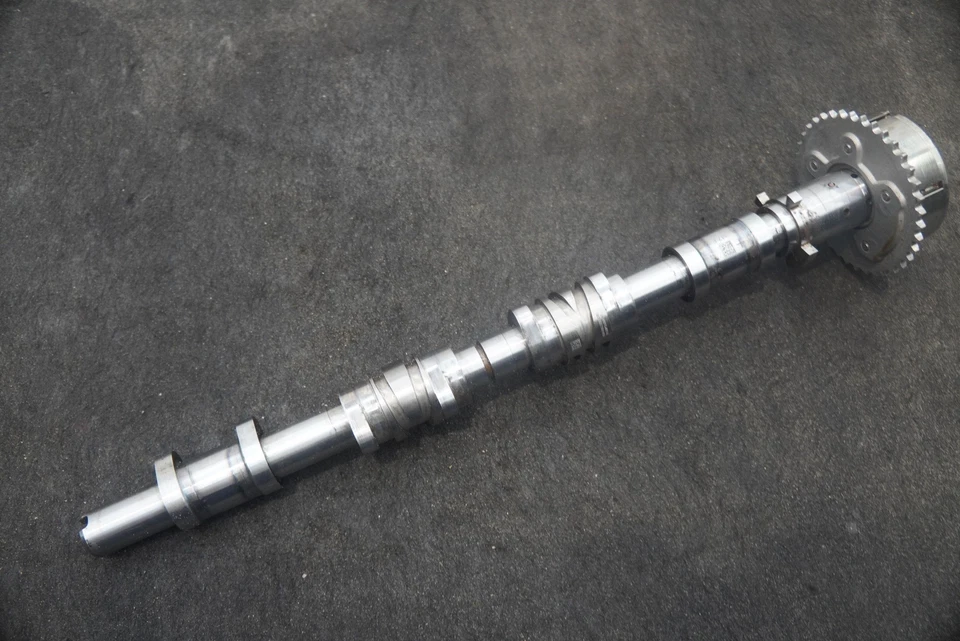 Unidad ajustadora de entrada del árbol de levas de culata del motor 6M109087K Lamborghini Urus S Foto 2 de 4