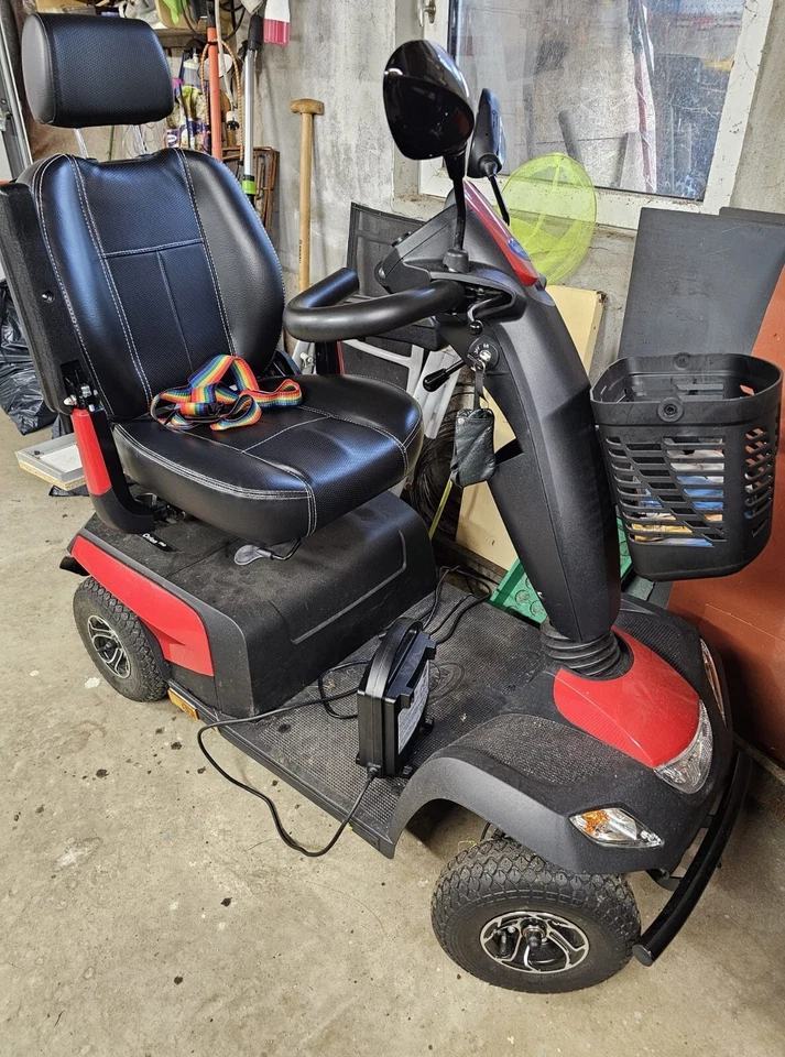 Elektro-Seniorenmobil INVACARE Orion Pro (6 km/h)