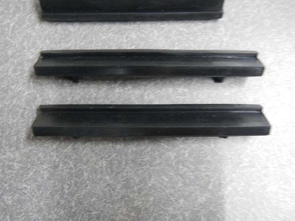 66 aisladores de goma para radiador Buick Riviera (4) 1966 Riviera GS Gran Sport NUEVO Foto 2 de 4