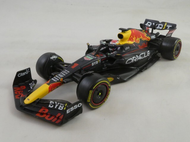 Burago JUMBO Red Bull RB18 #1 Max Verstappen 2022 World Champion 1