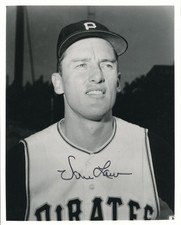 vern law autograph 8x10 photo pirates 1960 w.s 162 wins 1960 cy young