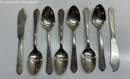 (D) Lunt William and Mary Sterling Silver Spoons and Knives