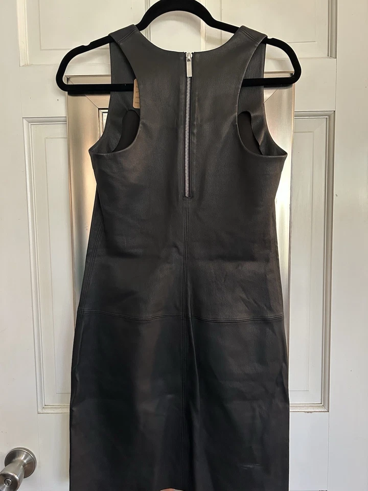 Vestido de cuero Helmut Lang con bolsillo delantero Foto 2 de 2