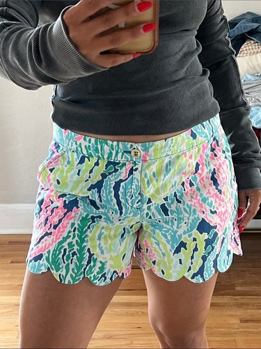 Lilly Pulitzer the buttercup short w/scallop bottoms