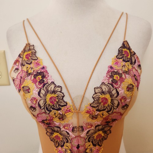 Zara Body Medium Damen Blumen bestickt transparent Cutout Fee Blogger Favorit - Bild 2 von 12