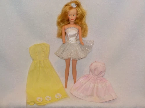 12" Vintage Tressy Grow Hair Doll W/2 Extra Dresses