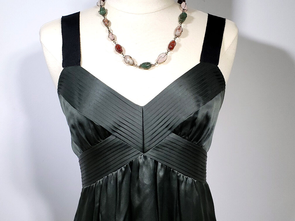 Banana Republic 100% Silk Deep Olive Low Cut Green Dress With Lining Size 0 | eBay UK Banana Republic 100% Silk Deep Olive Low Cut Green Dress With Lining Size 0 | eBay UK