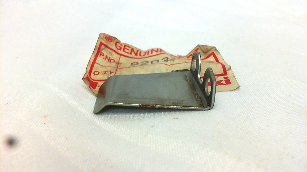 KAWASAKI Z1 R/KZ/ZX/ZR GENERATOR WIRE CLAMP NOS 92037-1122