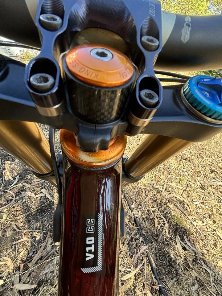 Santa Cruz V10CC Medium MX 2023 - Bicicleta de carbono completa construida a medida de primera línea Foto 4 de 4