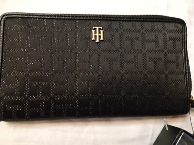 Tommy Hilfiger Women Zip Around Wallet Clutch zip change Black Brand New In Box