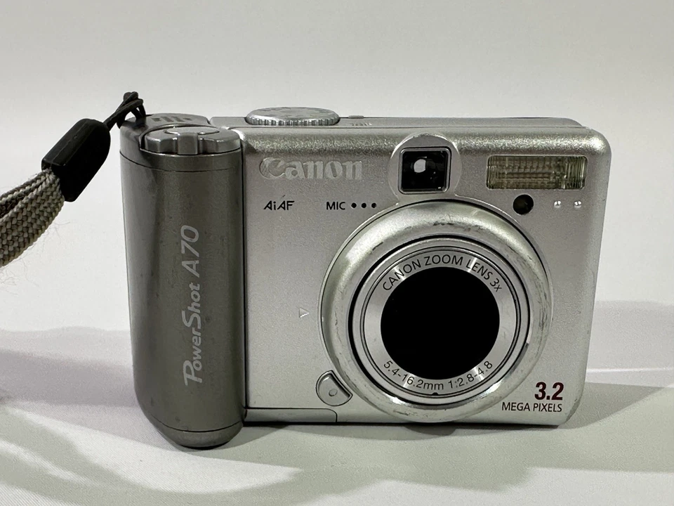 Canon A 70 Digitalkamera Modell Powershot  3.2 MP Silber Defekt Ersatzteil HL5 - Bild 2 von 4