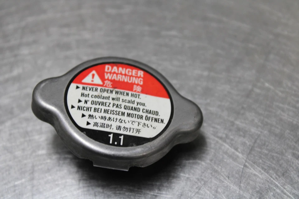 07-08 YAMAHA YZF R1 RADIATOR CAP 5SL-12462-00-00 Foto 2 de 4