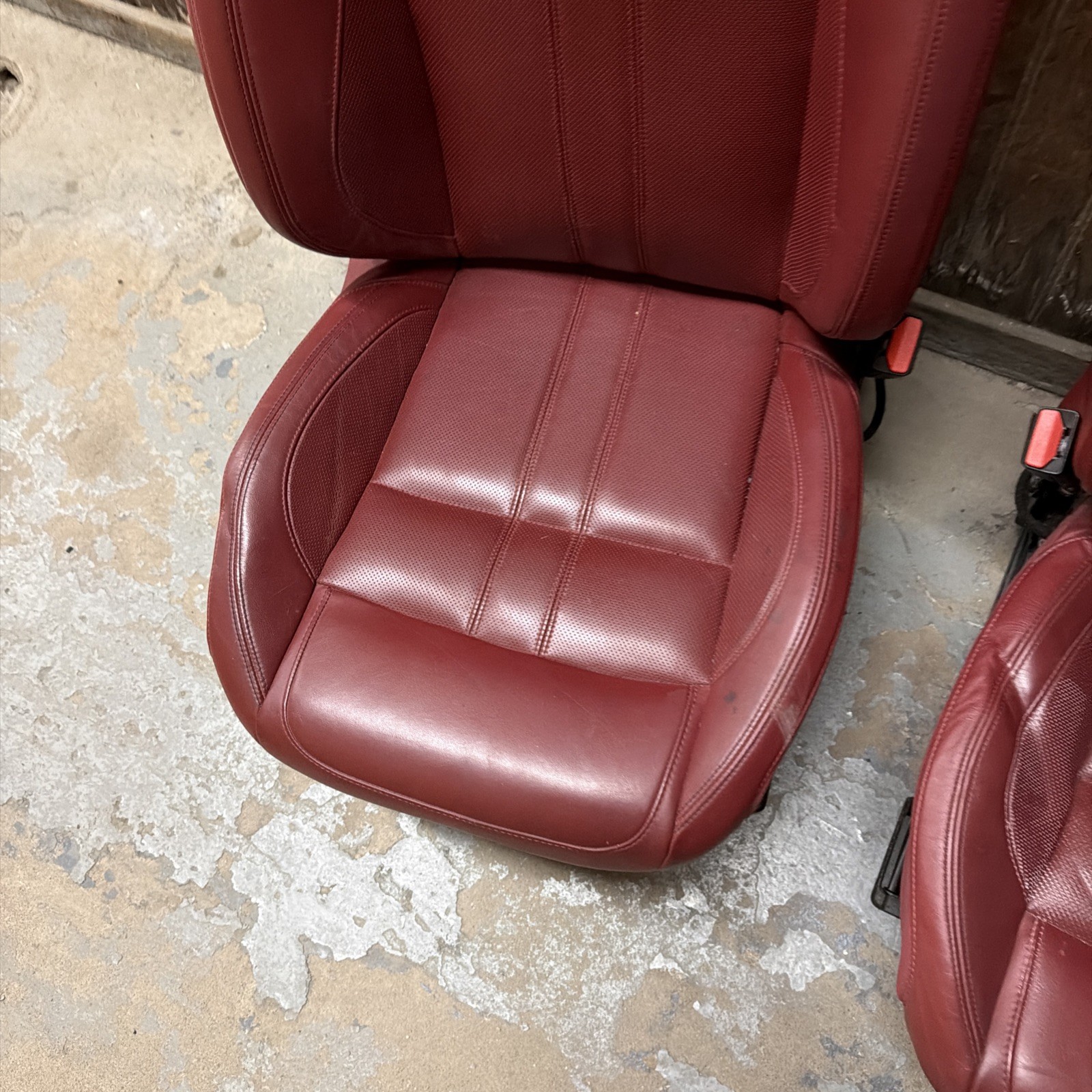 17-23 MASERATI GHIBLI SPORT FRONT SEAT PAIR LEATHER WITH WHITE STITCHING OEM RED