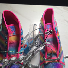 Heelys Veloz Barbie Wheeled Low Top Sneaker Rainbow Glitter Pink Youth 6 EU38
