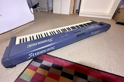 Masterkeyboard Studiologic SL 990  XP