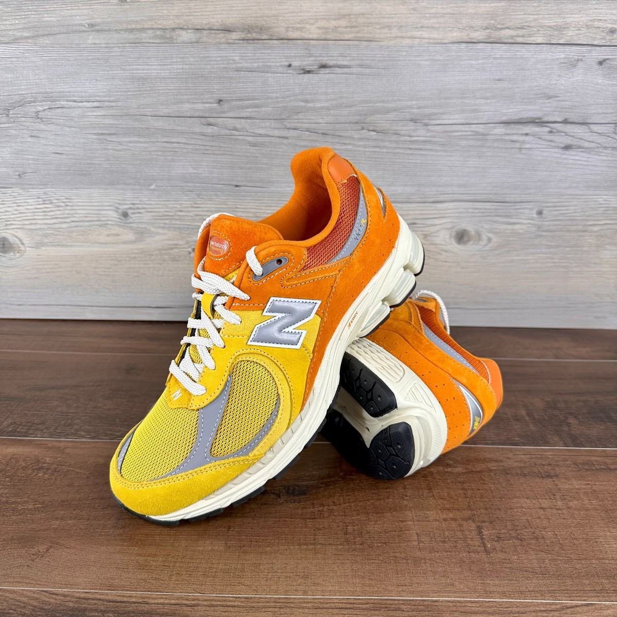 New Balance 2002R Mens Sz 10.5 Ginger Lemon Classic Orange Shadow