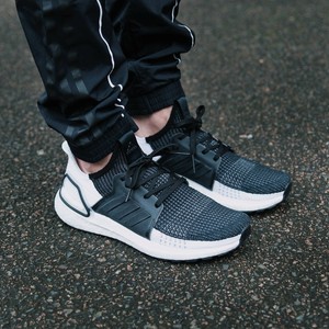 ultra boost 19 w