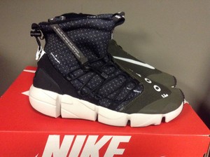 AIR FOOTSCAPE MID UTILITY BLACK/WHITE-CARGO KHAKI-LIGHT BONE 924455-001 NEW 2018 AIR FOOTSCAPE MID UTILITY BLACK/WHITE-CARGO KHAKI-LIGHT BONE 924455-001 NEW 2018