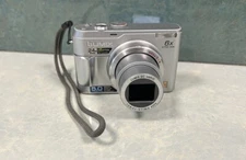 Panasonic LUMIX DMC-LZ2 5.0MP Digital Camera - Silver