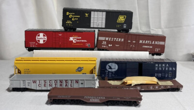 HO Scale Train Cars Mixed Groupings Of Different Train Cars AS Is Lot 8