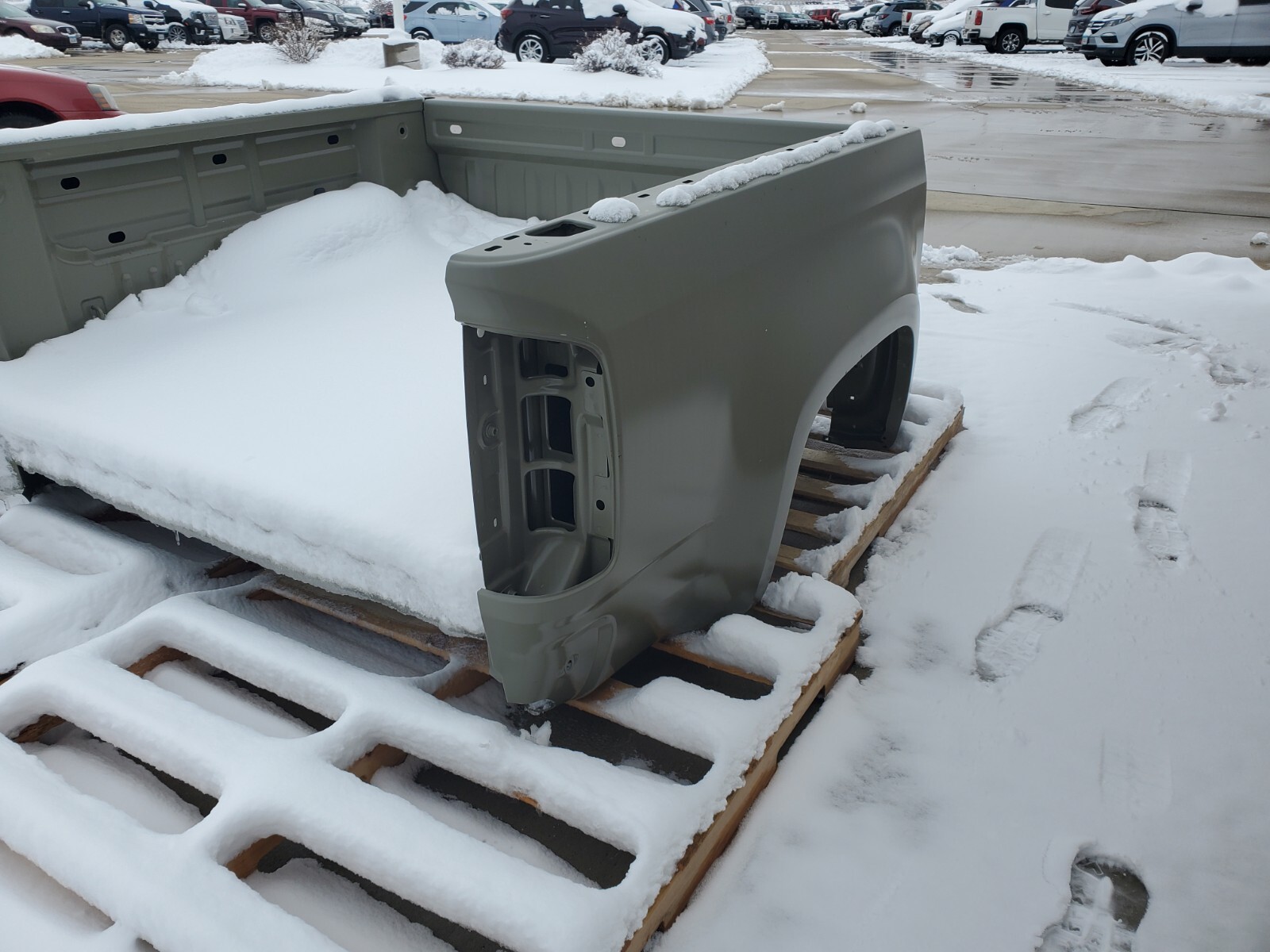 84931734 Chevy Colorado Truck Bed Short Box NEW OE GM Primer 2015