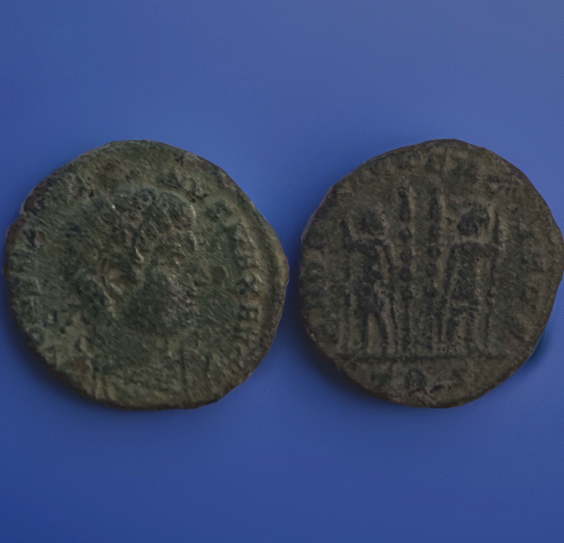 Constantine I AE3 Gloria Exercitus Two Soldiers  Trier 332-333 AD -Green Patina