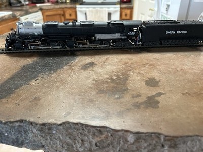 Union Pacific Big Boy 4000 HO Steam Locomotive 4-8-8-4 Black