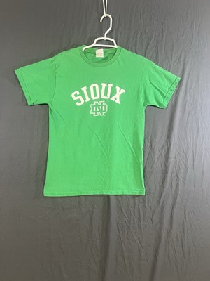 University Of North Dakota Fighting Sioux Green Short Sleeve T-shirt Small 
