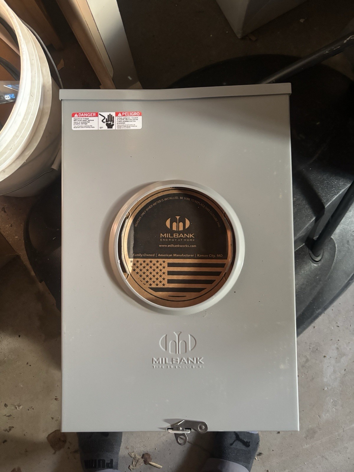 MILBANK U4801-XL-5T9 RINGLESS METER SOCKET 200 AMP LEVER BYPASS NEW IN BOX