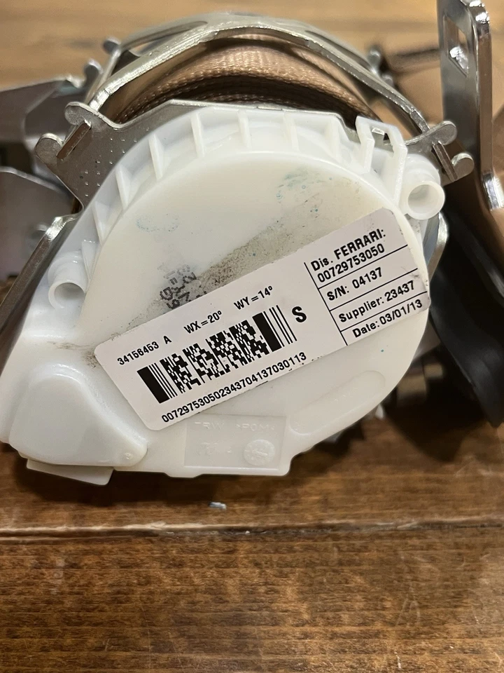 Cinturón de seguridad Ferrari 488 Spider 2014 LHS 34156453 y RHS 34156454 OEM USADO EN EXCELENTE ESTADO Foto 2 de 4