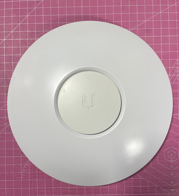 Ubiquiti UniFi AP Wireless Access Point 300Mbps 2.4GHz PoE M/N UAP Console Only