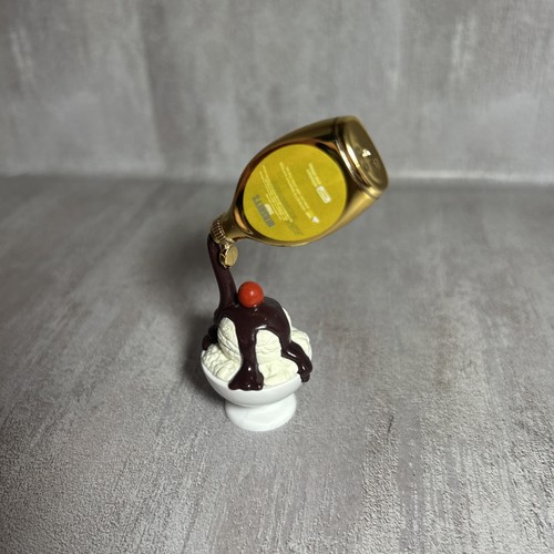 Gold Frozen Moments Hershey’s Syrup Ice Cream Sundae Zuru Mini Brands Series 4 - Picture 7 of 9