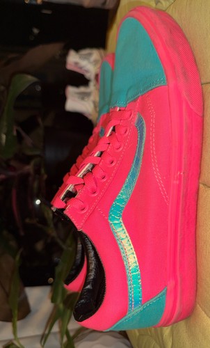 Old Skool VANS Canvas Sneakers Custom Neon Pink / Turquoise Men’s Size 9.5 US