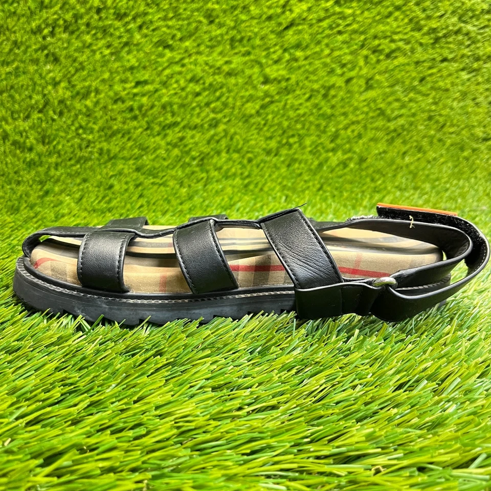 Sandalias Burberry Brewster negras con tiras para caminar al aire libre en la playa talla 2,5 años para niños Foto 2 de 4