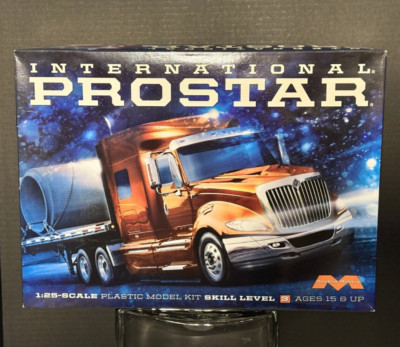 Moebius 1:25 Scale International ProStar Plastic Model Kit MOE1301