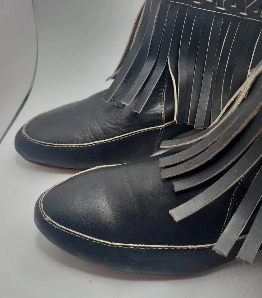 Botines Latigo Anthropologie Jig Adobe cuero negro flecos "sin usar" 7,5 millones $137 Foto 2 de 4