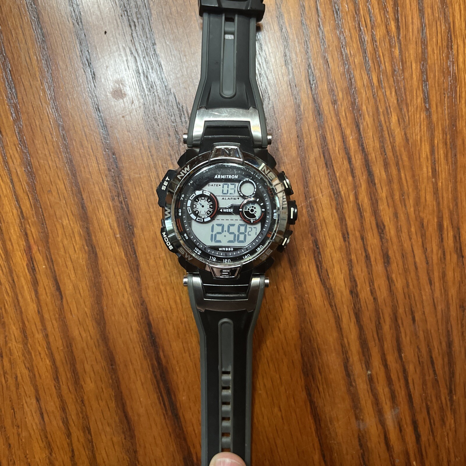 Armitron Watch Pro Sport Mens 40/8231 M0901 WR330FT Acrylic Case