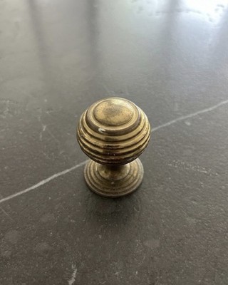 Alte polierte Messing antike Bienenstock Schublade / Schrankknöpfe - massiv Messing