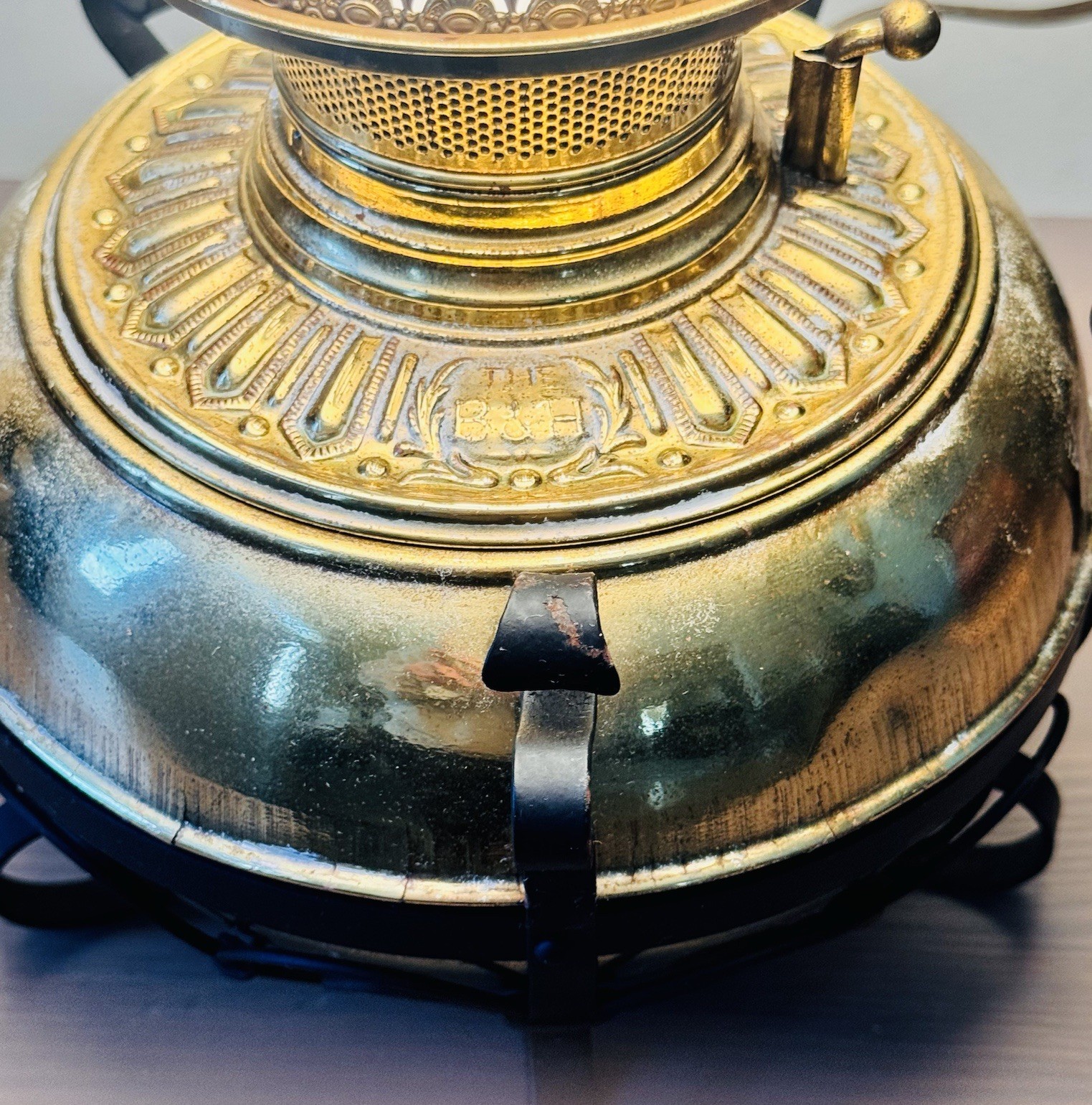 1800s THE B&H Electrified Brass/Iron Scroll GWTW Oil Lamp Bradley Hubbard 15”