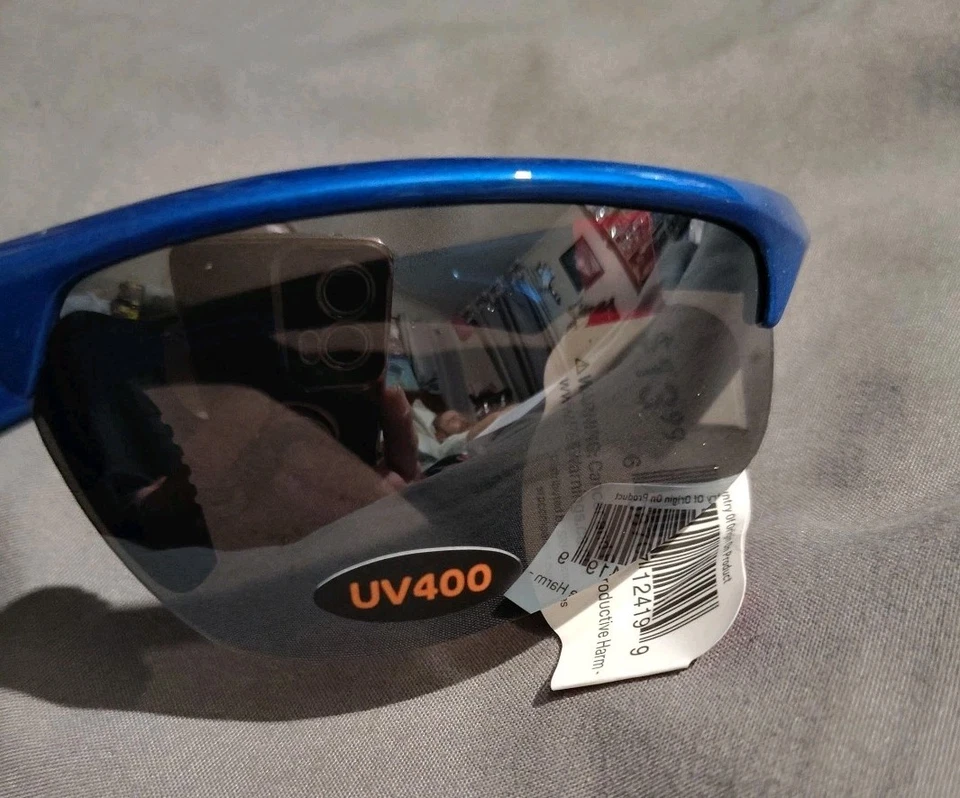 Pugs Unisex Sunglasses Model A12  Metallic Blue Decentered Lens UV400 NEW W Tags - Image 3 of 4
