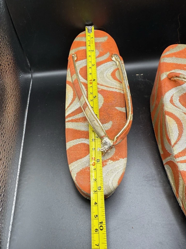Sandalias Pokkuri Geta Zori vintage japonesas de tela dorada y naranja Foto 4 de 4