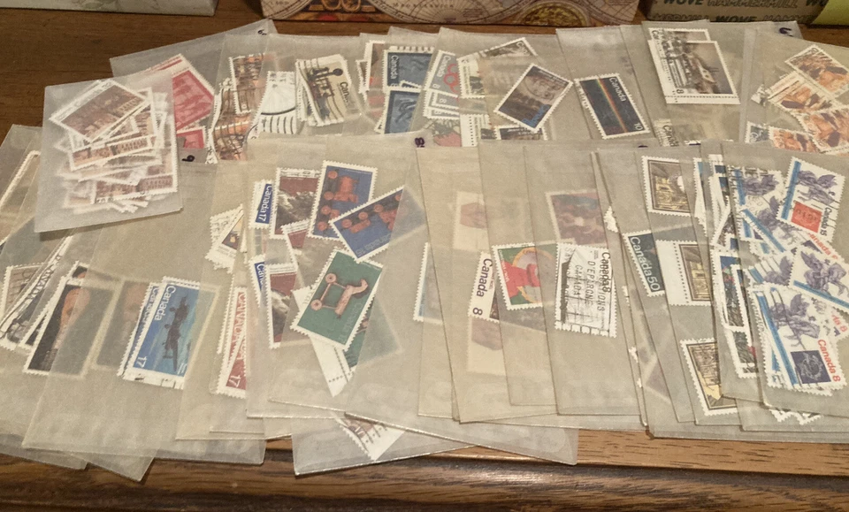 Canada Stamp Lot in 120+ (Mostly) Numbered Glassines 246-954 Used & Unused - Image 4 of 4