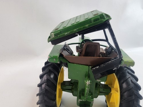 ERTL Damaged John Deere Farm Tractor Die Cast Green Yellow 1/16 - Picture 5 of 11